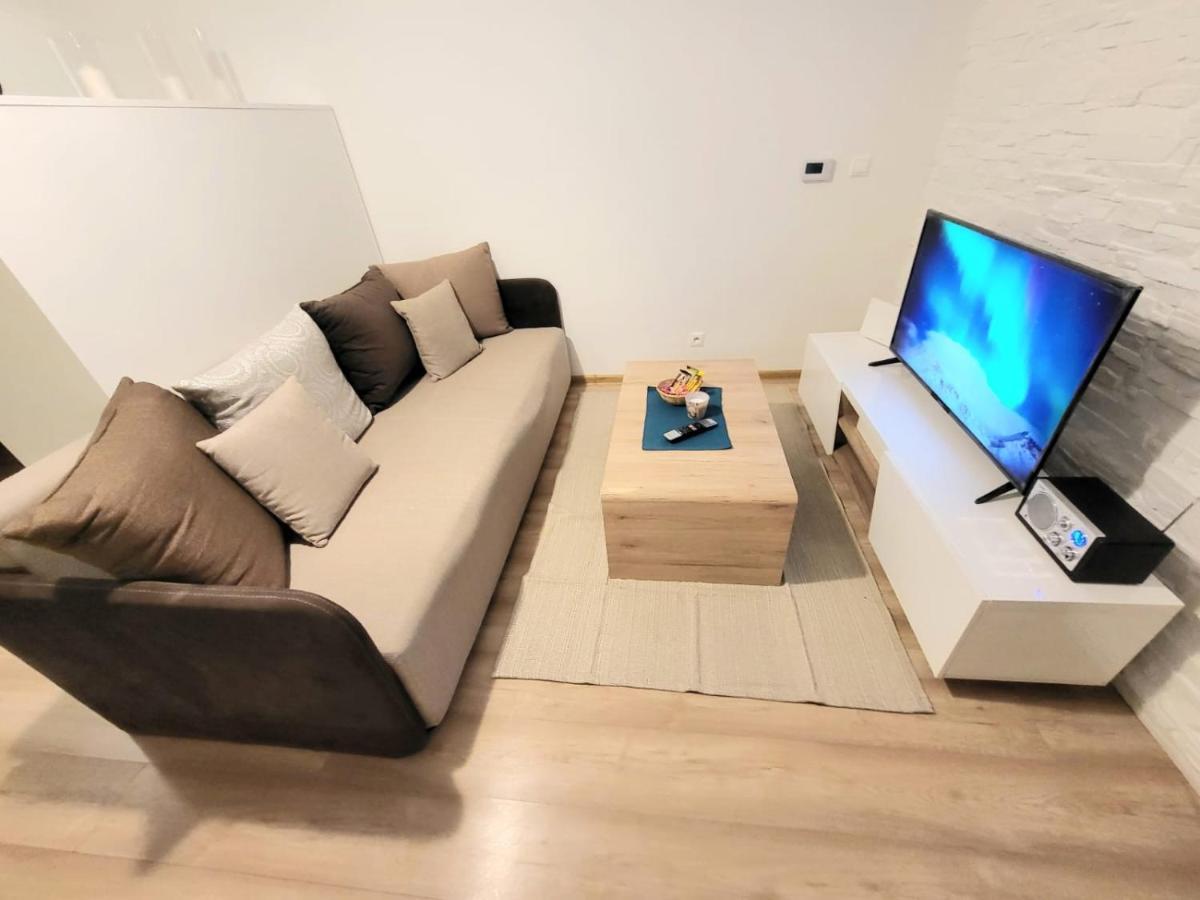 Velky Apartman 3 Bratislava Bagian luar foto