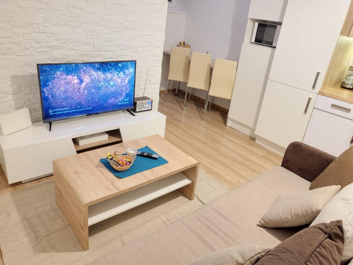 Velky Apartman 3 Bratislava Bagian luar foto