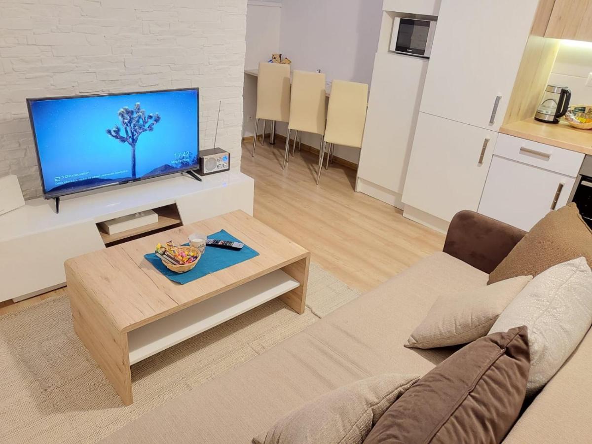 Velky Apartman 3 Bratislava Bagian luar foto
