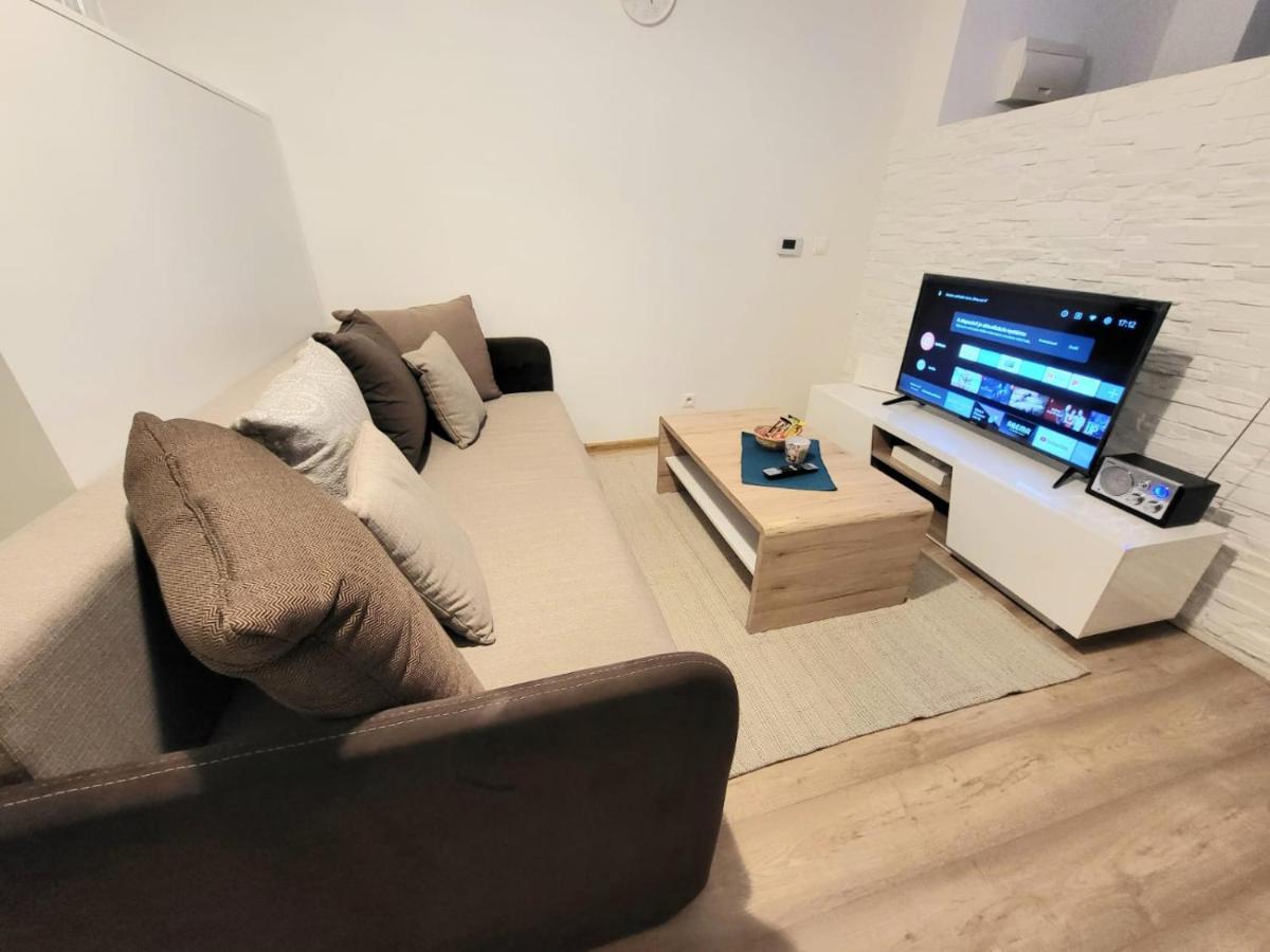Velky Apartman 3 Bratislava Bagian luar foto